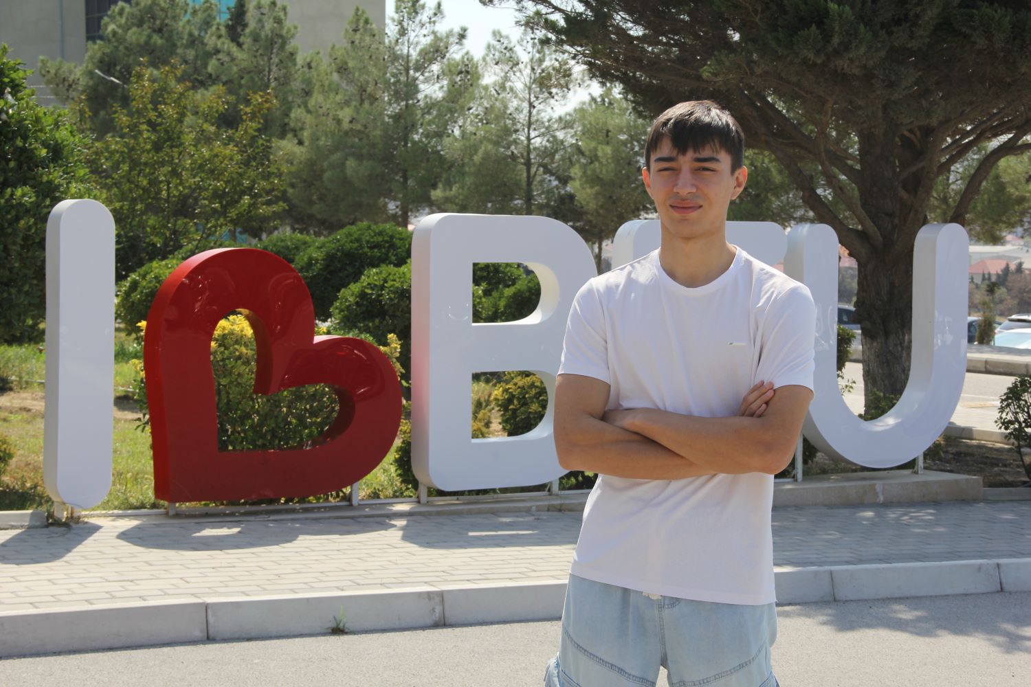 Özbəkistanlı tələbə: “BMU akademik və şəxsi inkişafımda əvəzsiz rol oynayıb”