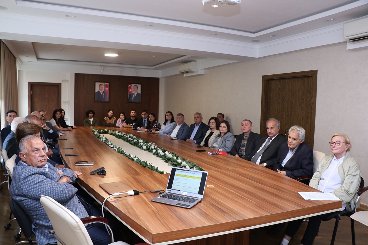 AzMİU-da dünya şöhrətli alimin elmi seminarları keçirilir