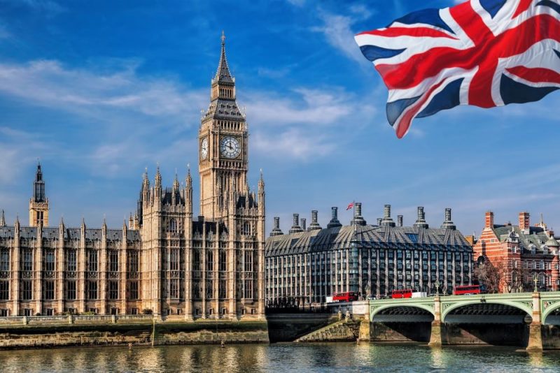 Böyük Britaniya təhsil siyasətini dəyişir