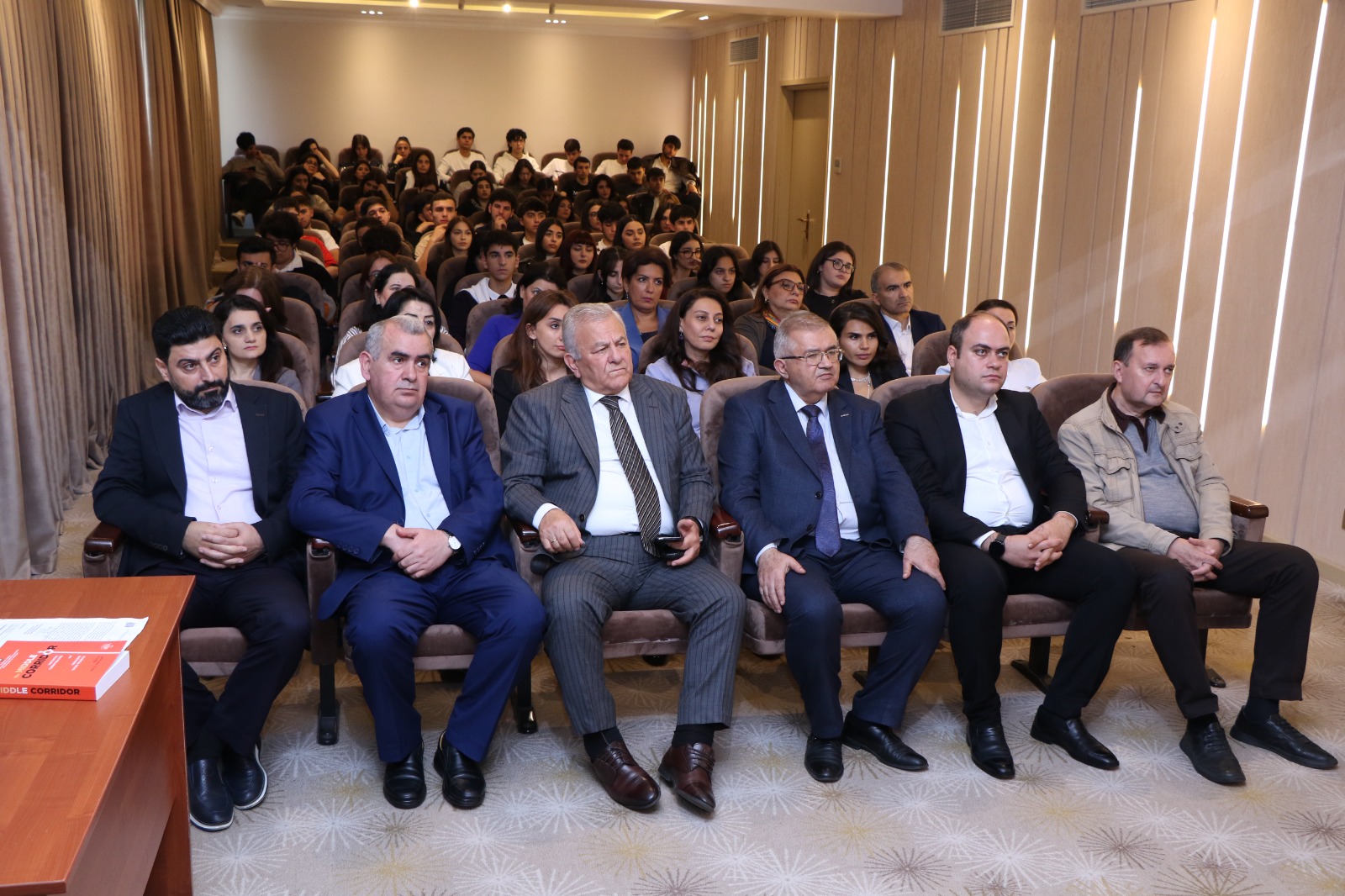 AzMİU-da "Orta Dəhliz” mövzusunda kitab təqdimatı keçirilib