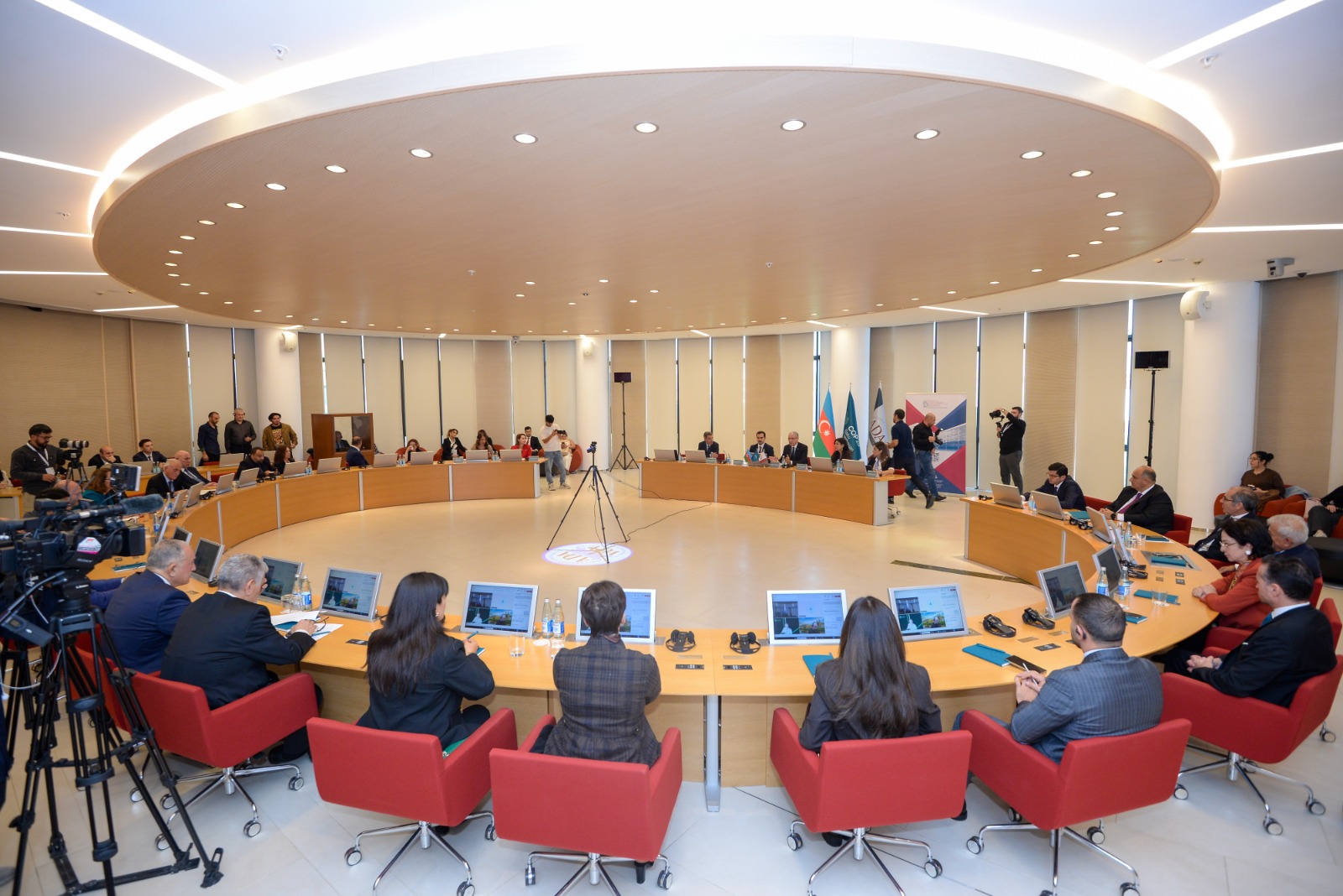 ADA Universitetində iqlim keçidində ali təhsilin rolu müzakirə olunub