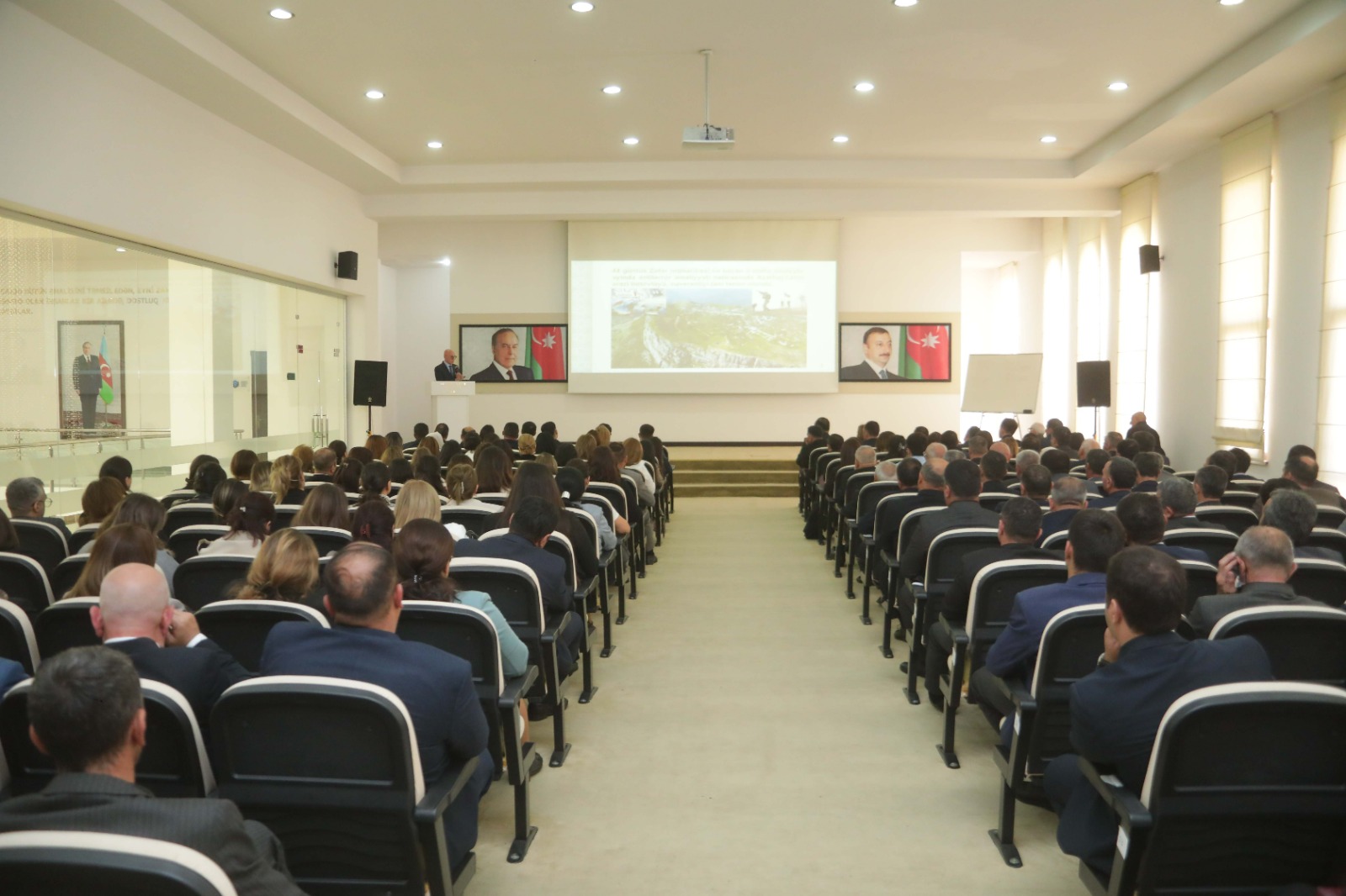 Nazir müavini Firudin Qurbanov Qubada təhsil müəssisələrində olub