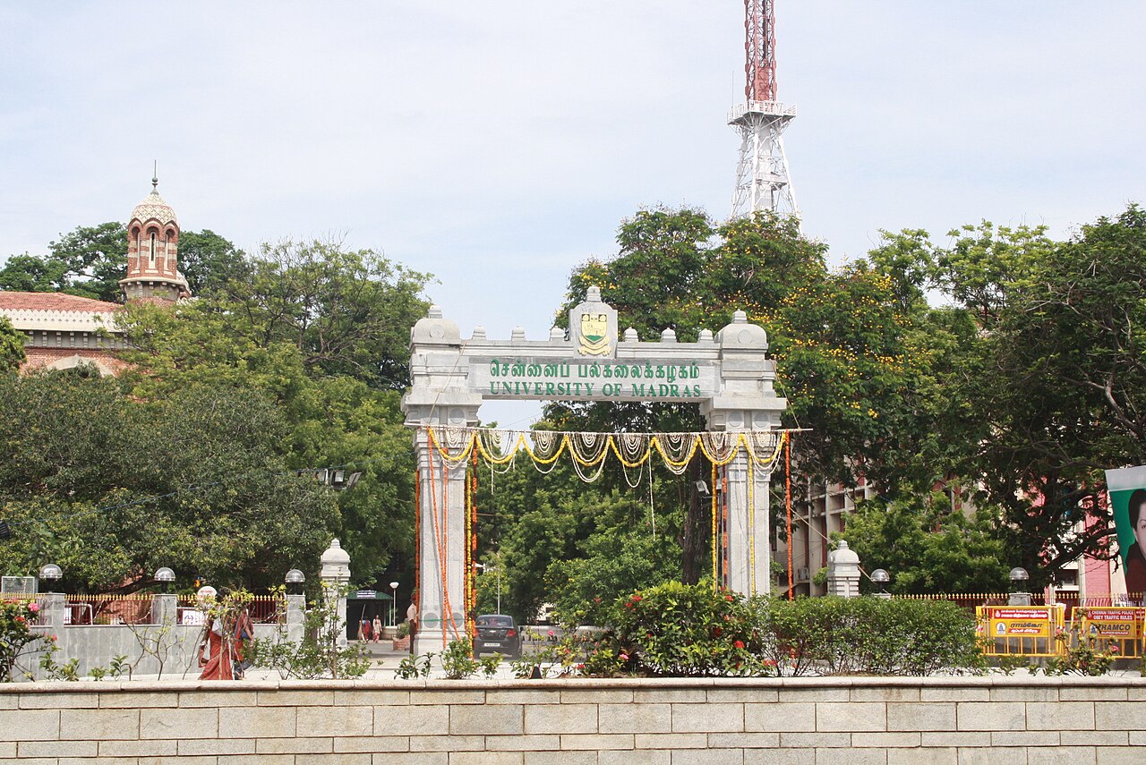 Hindistan universitetlərinə məsafədən və onlayn təhsil icazəsi verildi