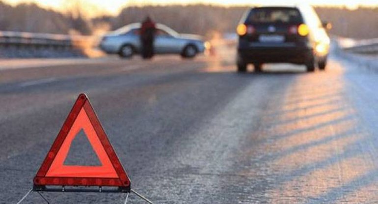 Lənkəranda yol qəzasında 2 azyaşlı, 2 tələbə xəsarət alıb