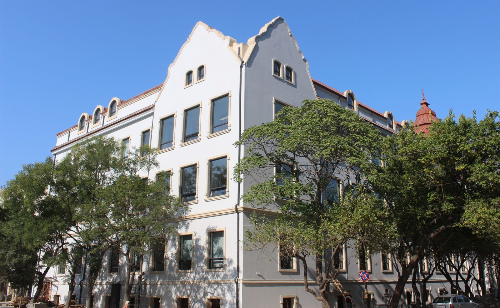 Bu universitetin tələbələrinə iki yeni təqaüd veriləcək