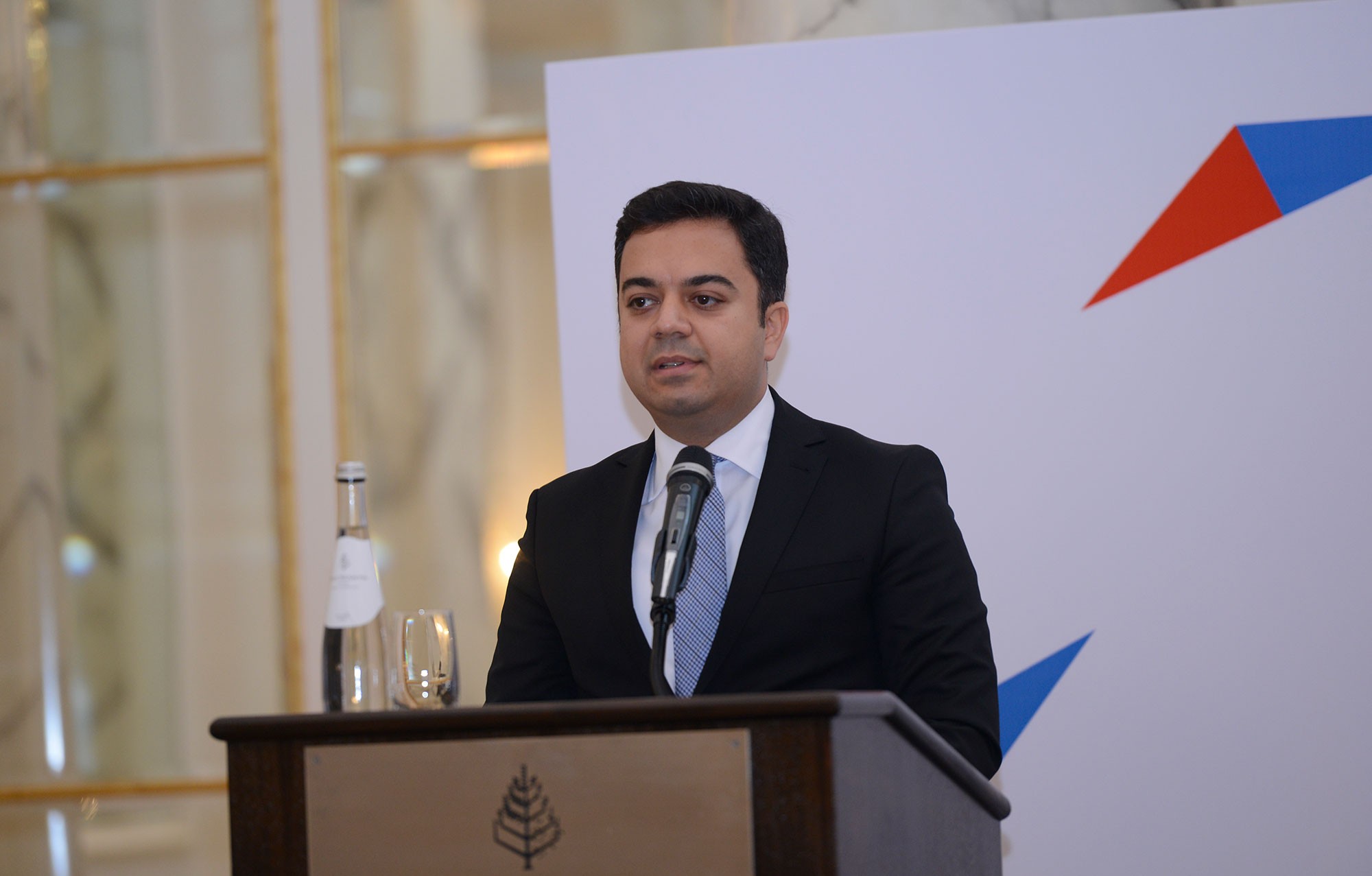 Müasir şagird üçün köhnə üsulla keçirilən dərs maraqsızdır
