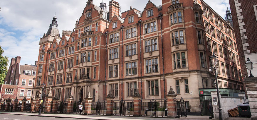 Şagirdlər London məktəblərini tərk edirlər
