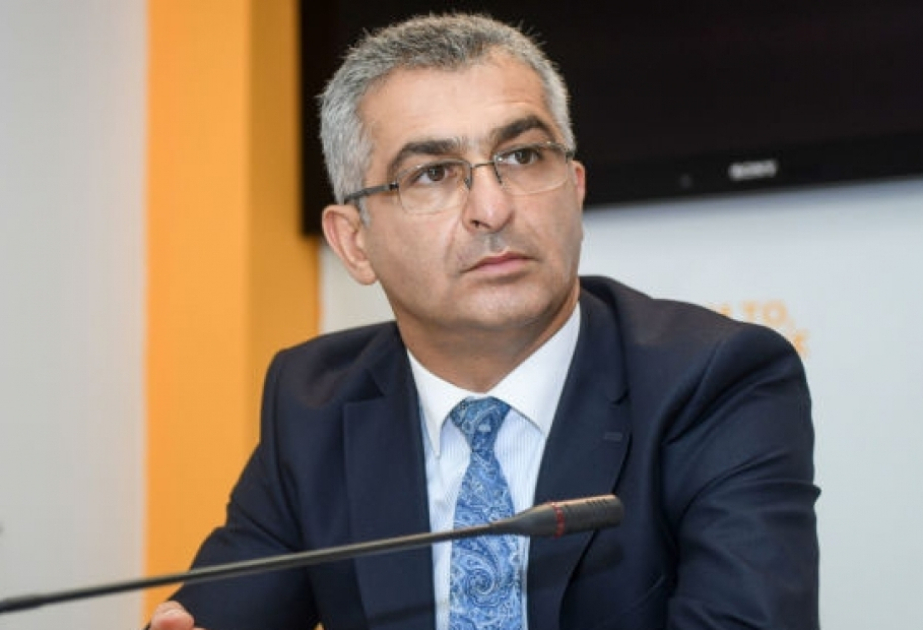 Kurikulumun icrasında həm resurs, həm idarəetmə problemi var
