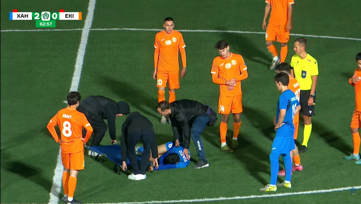 19 yaşlı futbolçu oyun zamanı öldü- FOTO