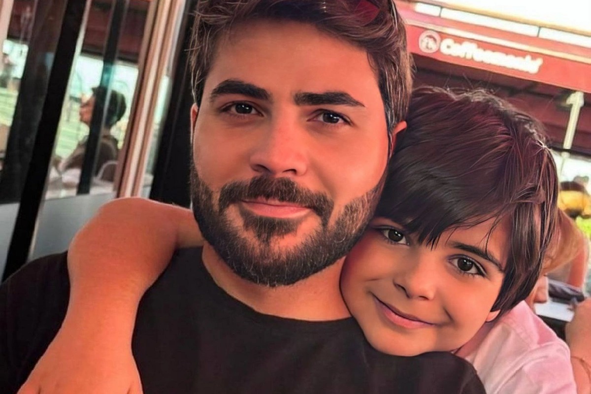 Müğənni Elçin Cəfərovun oğlunun əsəri "Luvr" muzeyində sərgilənib