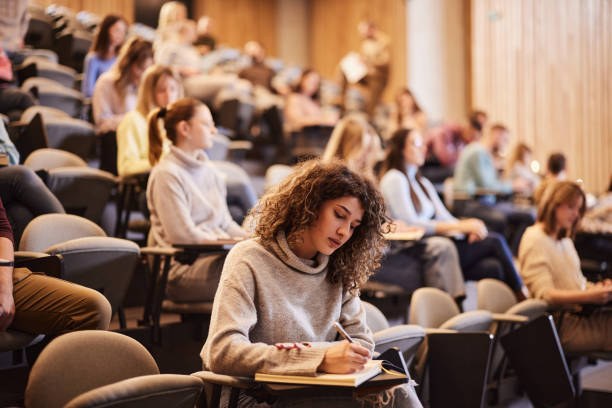 Bu ölkədə proqramları zəif olan universitetləri sərt tədbirlər gözləyir