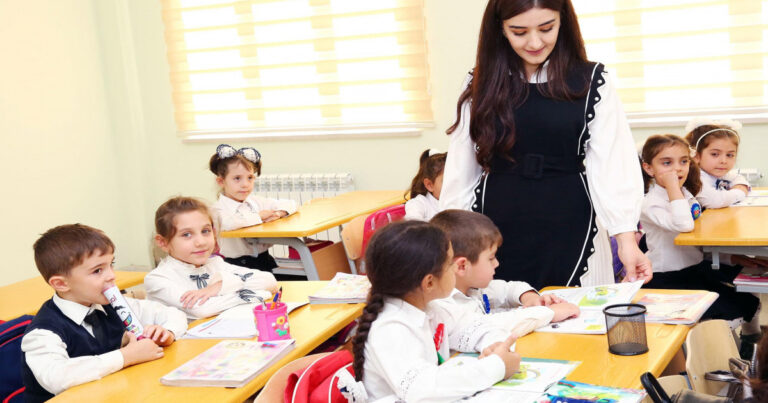 “Müasir müəllim yalnız bilik ötürmür, şagirdin ruhuna toxunur”
