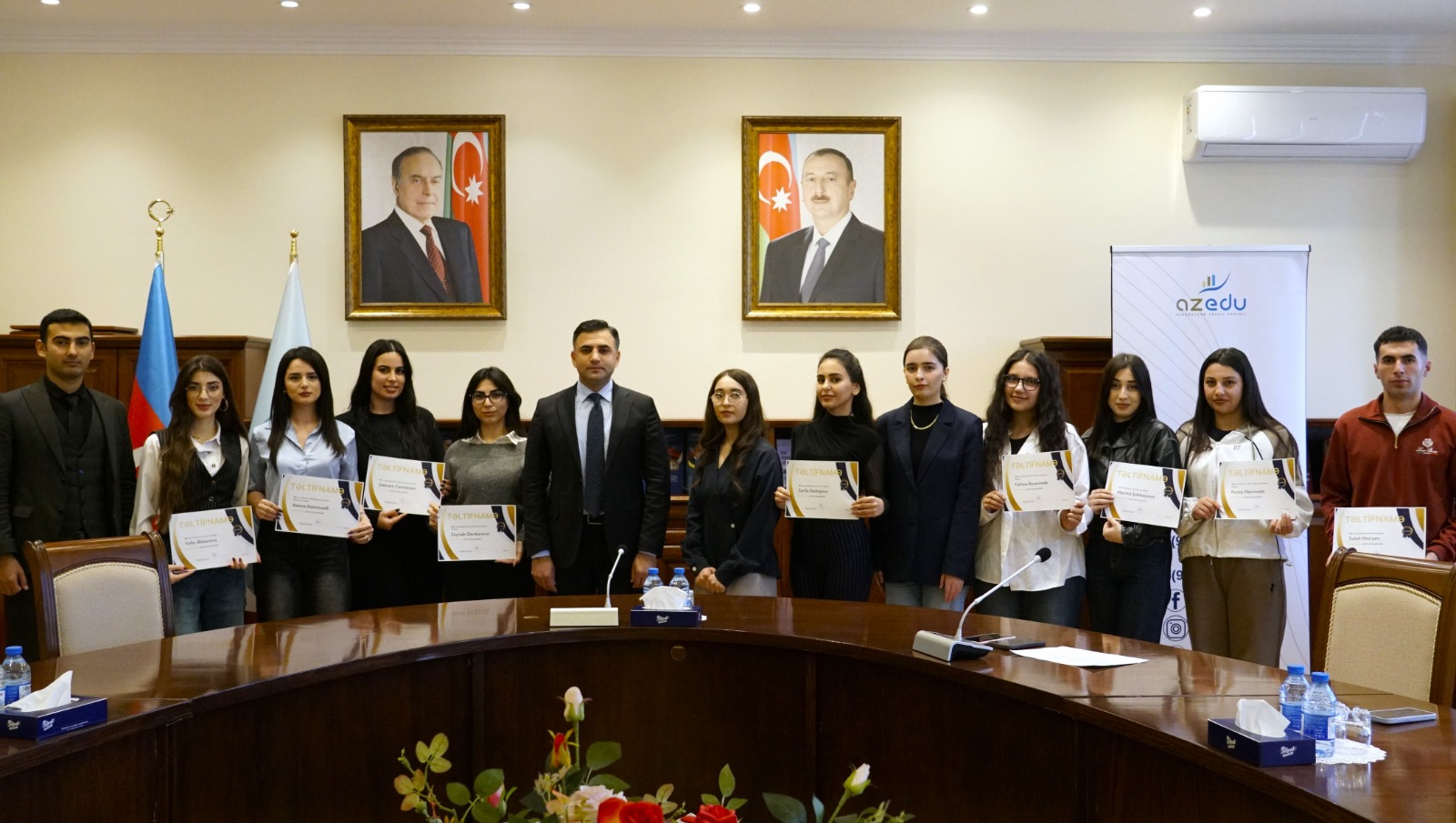 BBU-nun"Brend tələbə"ləri mükafatlandırılıb - FOTOLAR