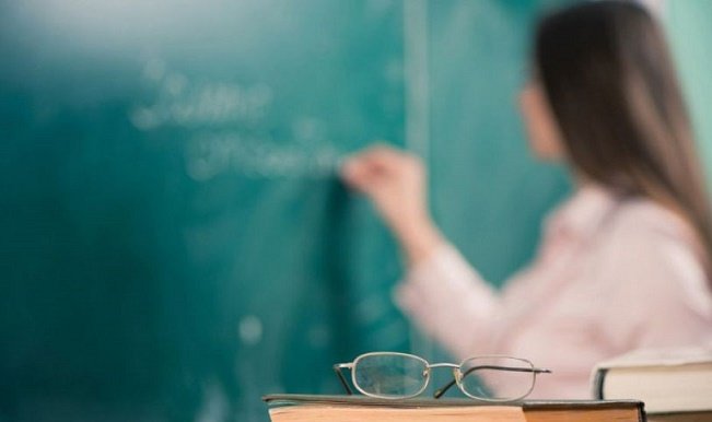 Müəllimlər üçün imtiyazlar və sosial güzəştlər: qanunvericilik nə deyir?