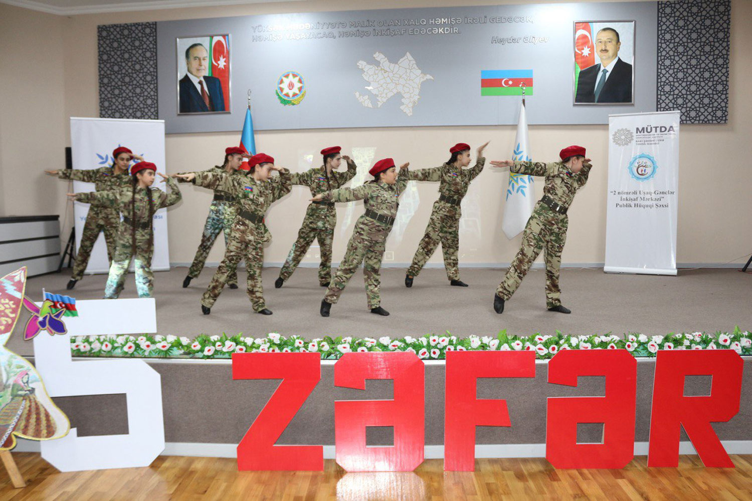 Təhsil müəssisələrində Zəfər Günü qeyd olunub