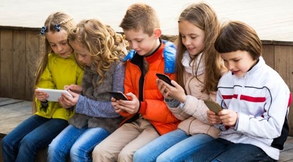 Qazaxıstanda sosial şəbəkələrə yaş məhdudiyyəti tətbiq edilə bilər