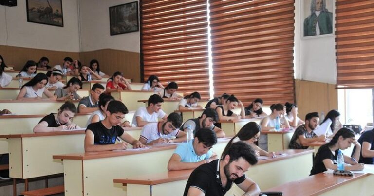 Bu universitetlərə tələbə qəbulu AZALACAQ