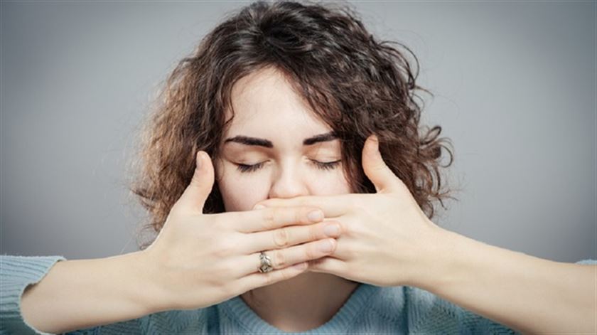 Alimlər: İnsan qanı gün ərzində qoxu alma qabiliyyətini dəyişir