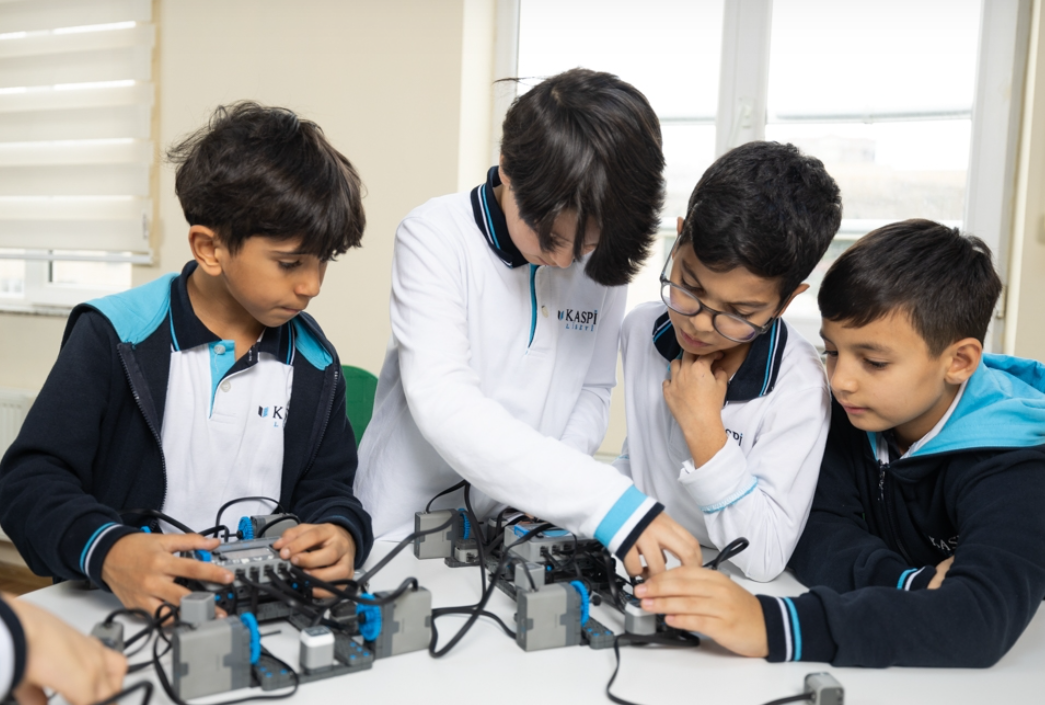 Startap düşüncəsi məktəbdən başlayır - STEAM-ın 5 illik NƏTİCƏLƏRİ