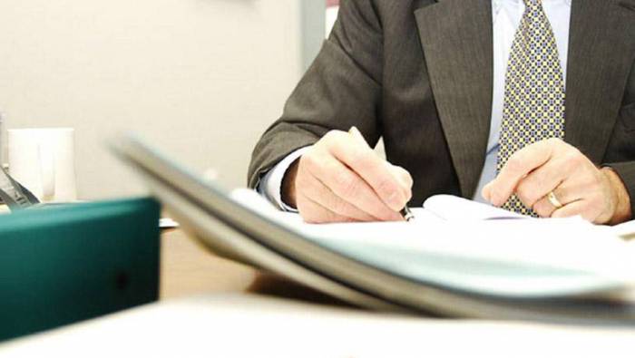 Direktorlar həqiqətən tam iş günü məktəbdə qalırmı?