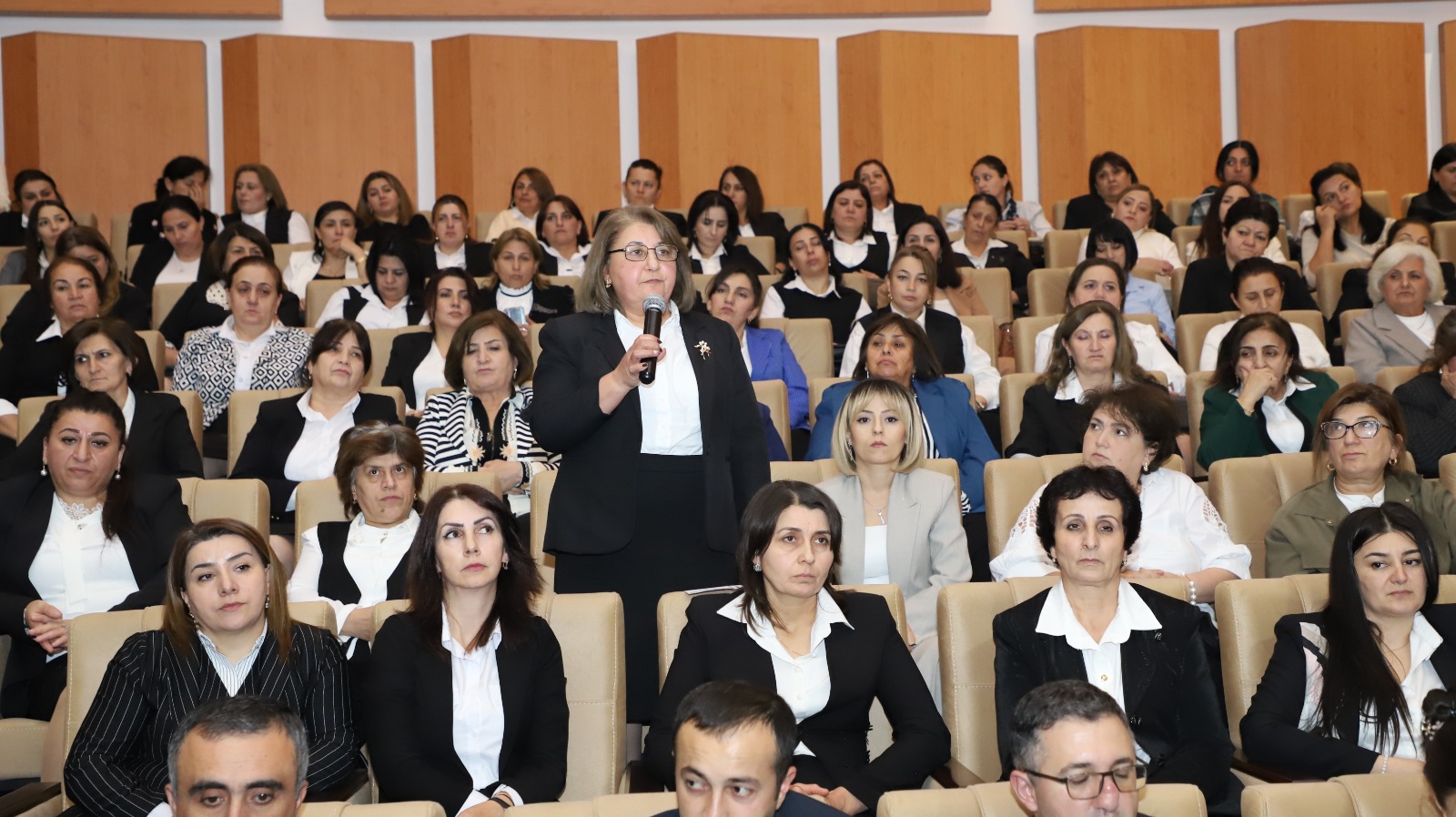  Şəkidə 300-ə yaxın ilk təşkilat sədrləri bir araya gəldi. 