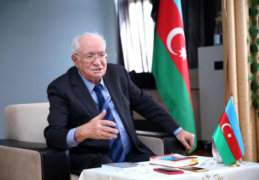 Vahid Əziz “Şərəf” ordeni ilə təltif edilib