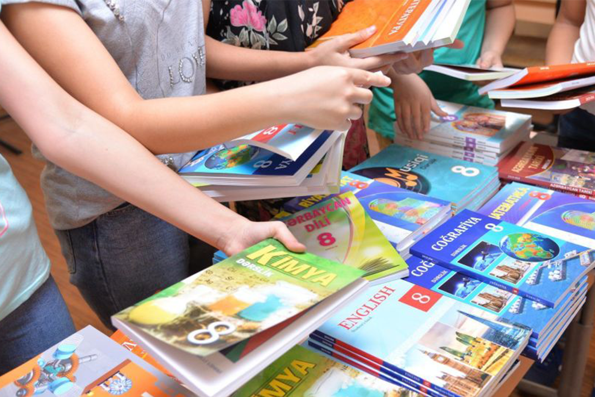 Növbəti tədris ilində dərsliklərin dili zənginləşəcək