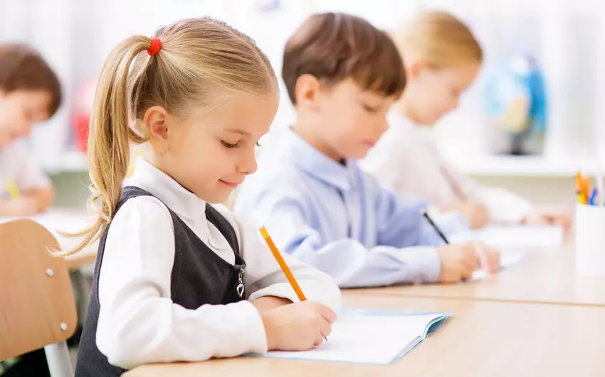 Azərbaycanda rus bölməsində oxuyan şagirdlərin sayı AÇIQLANDI