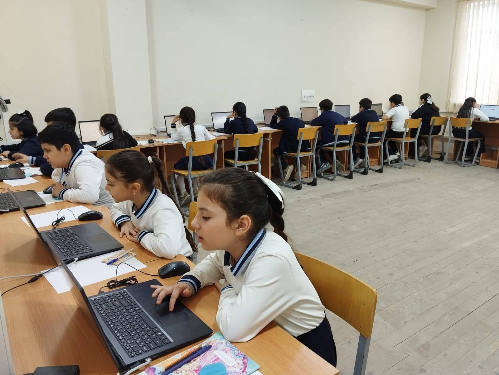 Məktəblərdə ilk dəfə rəqəmsal qiymətləndirmə keçirildi