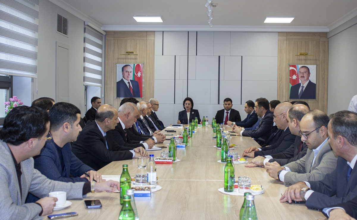 AzMİU-da Məzun Assosiasiyasının növbəti görüşü keçirilib