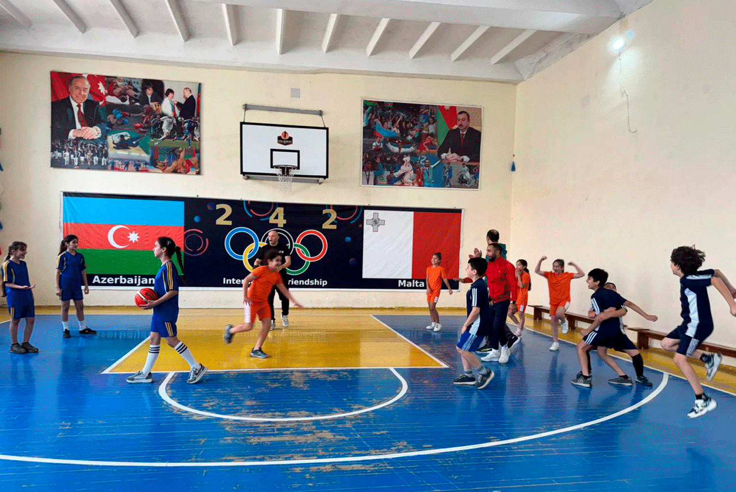 Məktəblər arasında respublika çempionatı davam edir