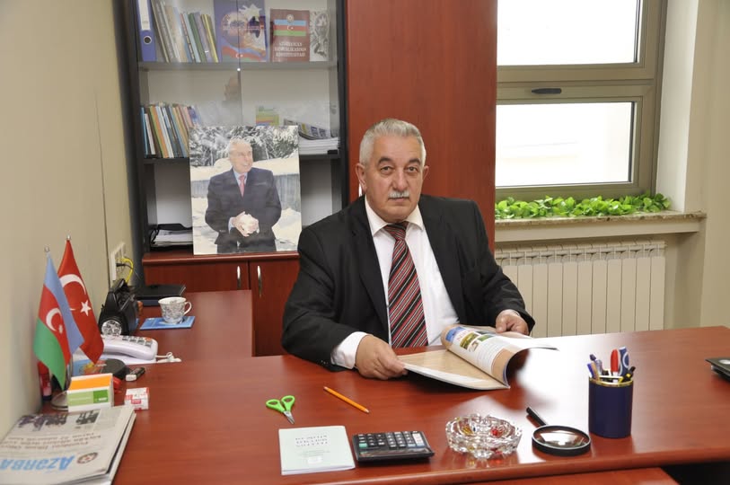 Alim-redaktor vəfat edib