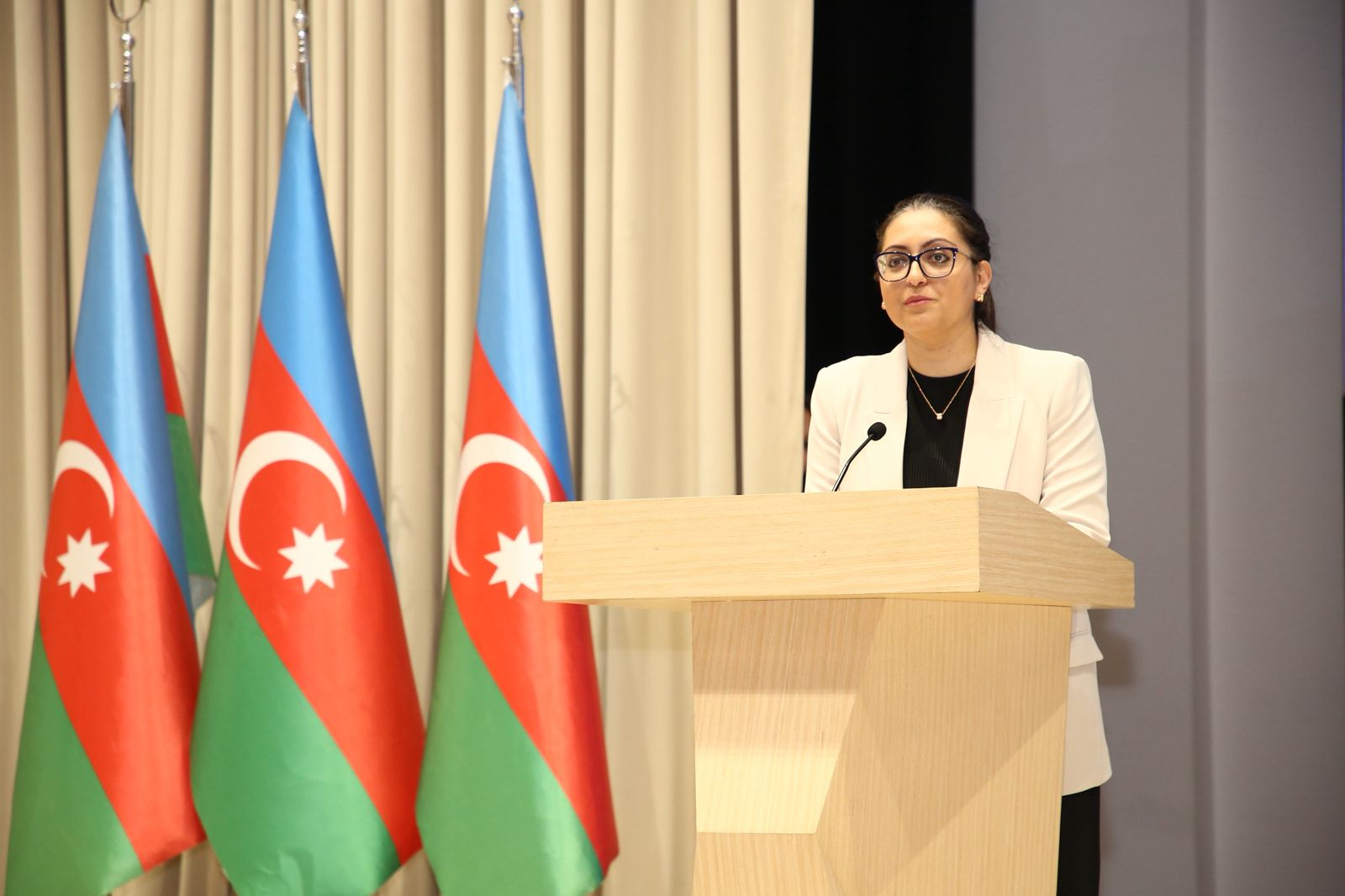 "Bakı məktəblərində artıq kağız jurnallardan istifadə olunmur"