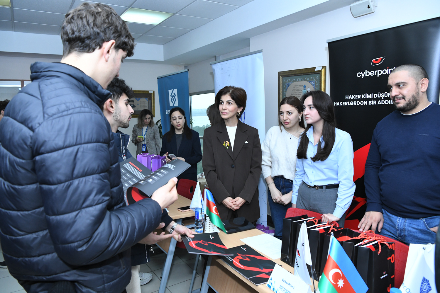 BMU-da &ldquo;Karyera həftəsi&rdquo; çərçivəsində növbəti sərgi təşkil olunub