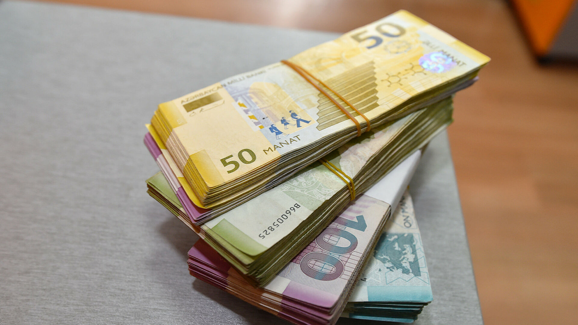 Qadın vətəndaşı müəllim düzəldəcəyi vədilə&nbsp;xeyli pulunu mənimsəyib