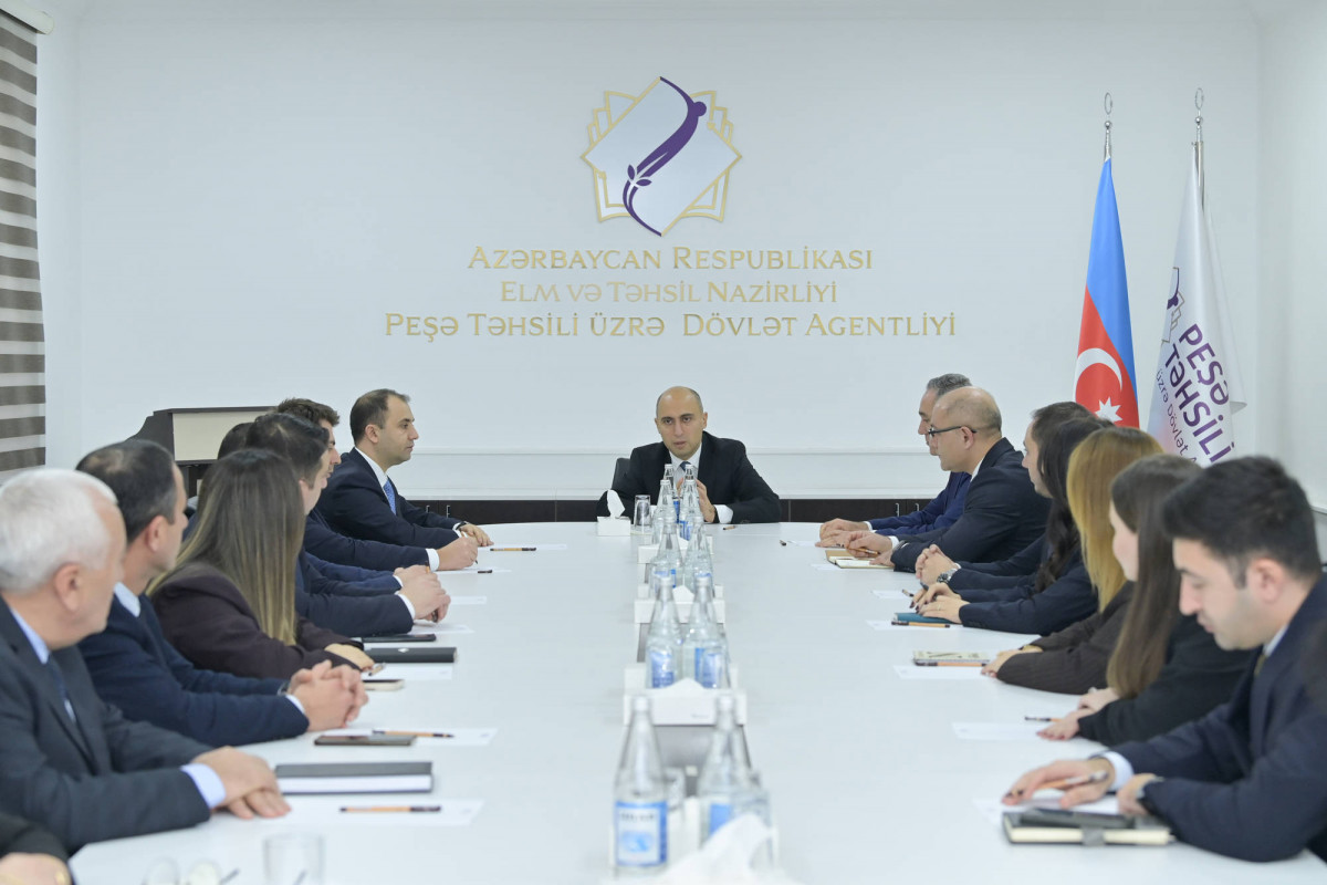 Peşə Təhsili üzrə Dövlət Agentliyinin yeni direktoru kollektivə təqdim olunub