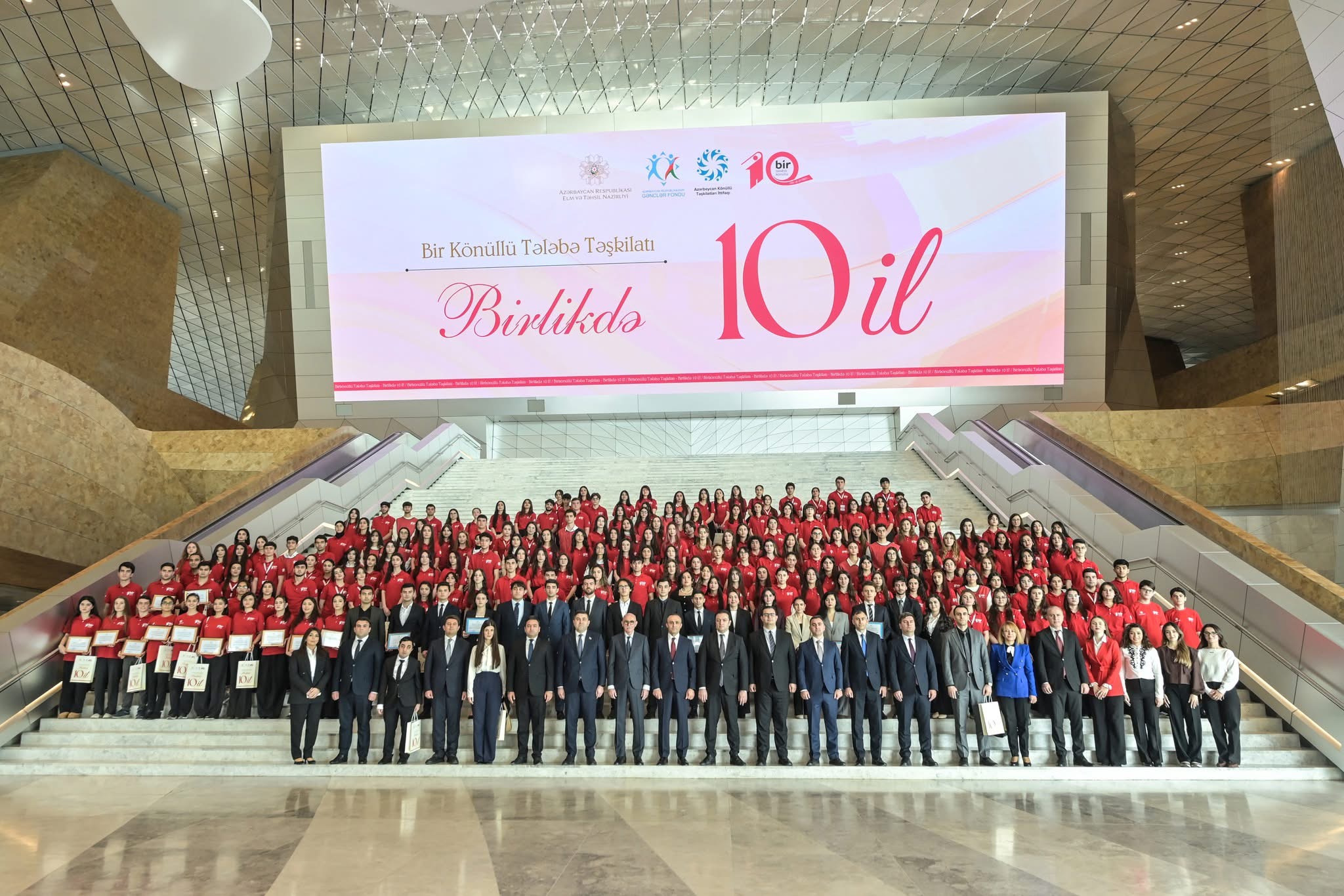 &ldquo;Bir Könüllü&rdquo; Tələbələrin Əməkdaşlığı İctimai Birliyinin 10 illik yubileyi qeyd olunub