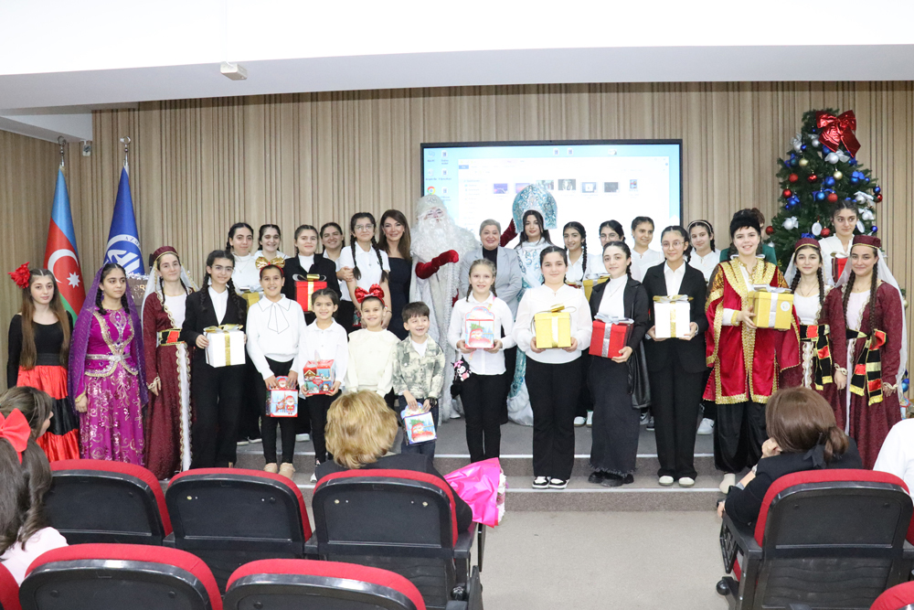 Uşaq Sığınacağı sakinləri üçün Azərbaycan Universitetində Yeni il şənliyi