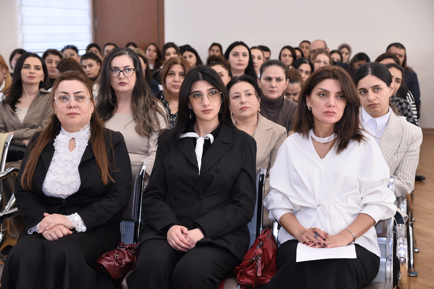 Valideynlərlə təhsil müzakirələri davam edir