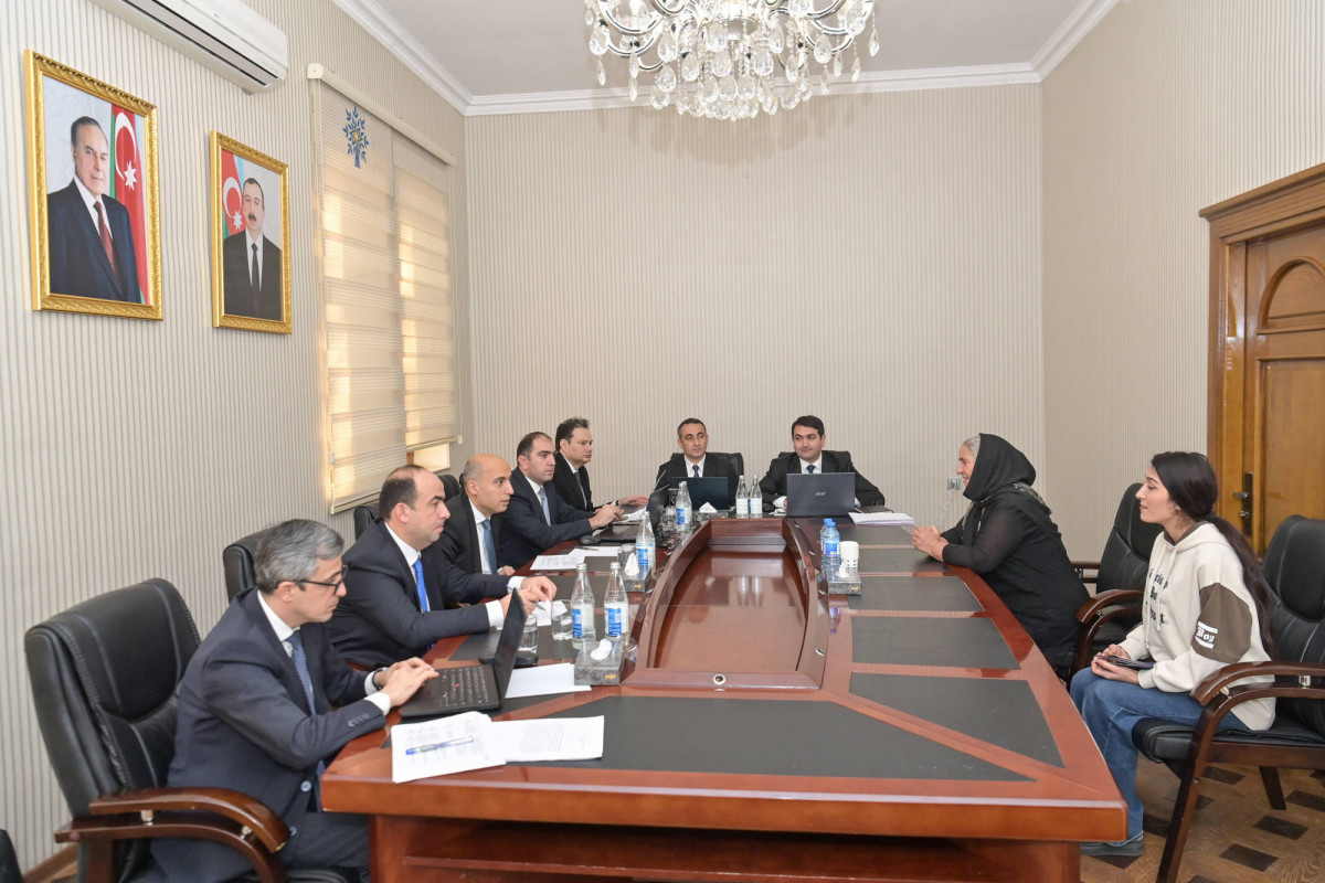 Nazir Ağcabədidə vətəndaş qəbulu keçirib