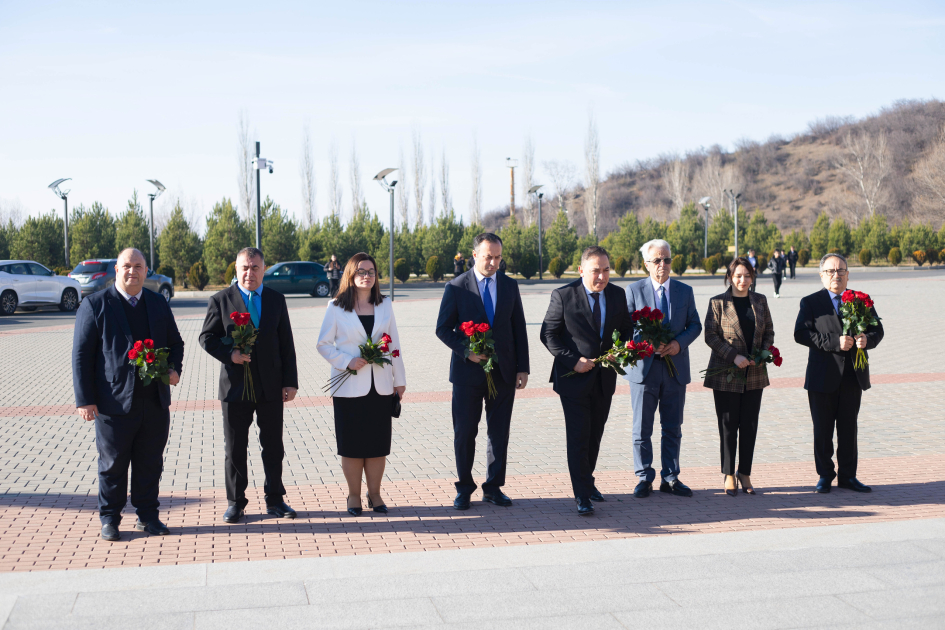 Bəxtiyar Vahabzadə yurdunda MDU-nun sədası...