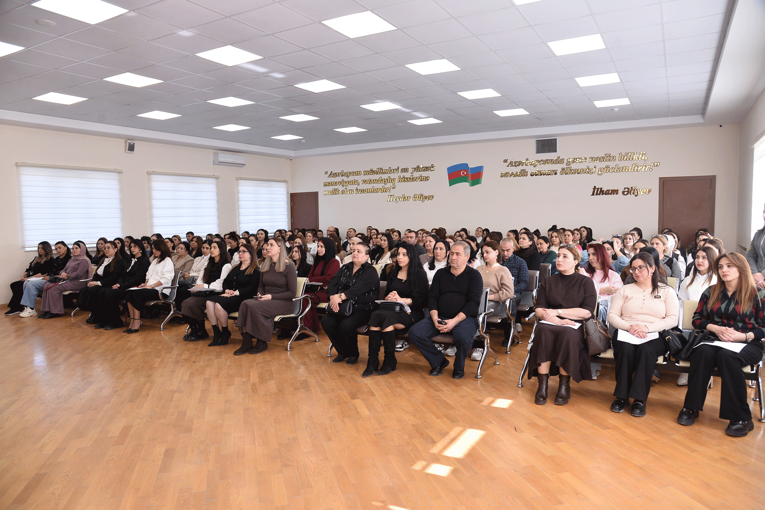 Məktəblərdə valideyn konfransları davam edir