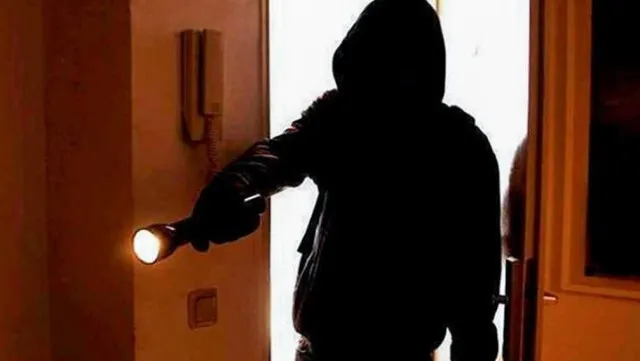 Sərxoş kişi məktəbdən oğurluq edib