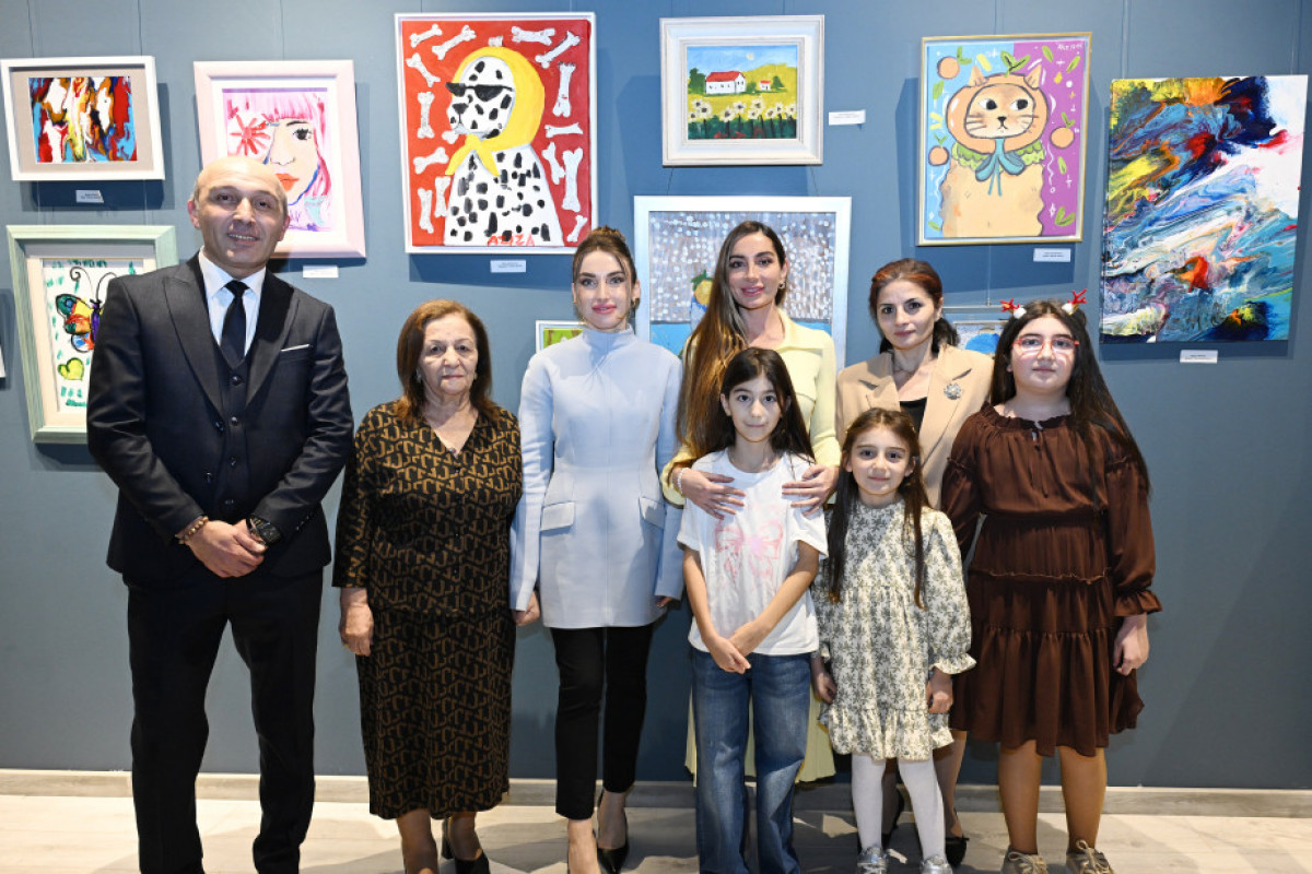 Arzu Əliyeva və Alena Əliyeva sərgidə&nbsp;iştirak ediblər