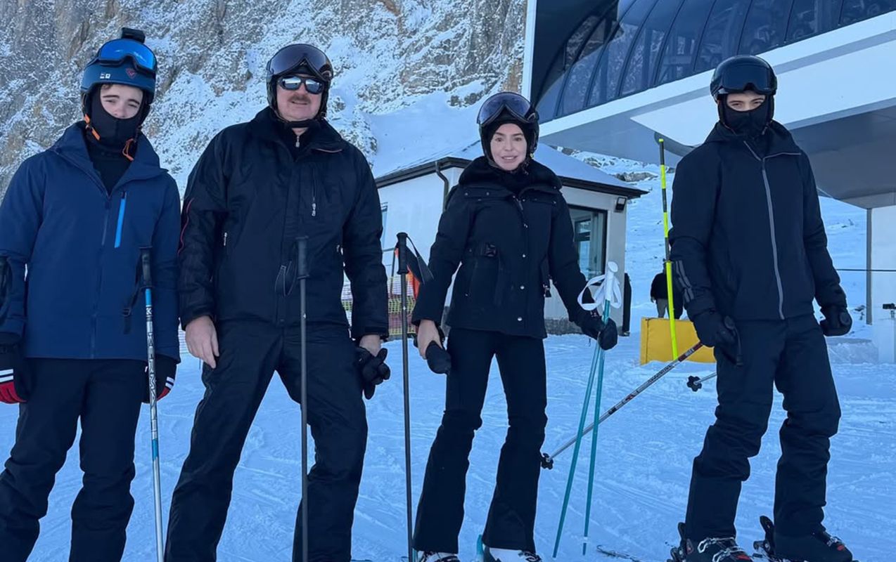 Prezident nəvələri ilə Şahdağda xizək sürdü&nbsp;- Foto