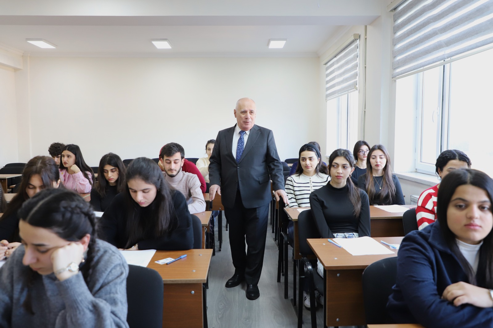 LDU-da payız semestrinin imtahan sessiyası davam edir