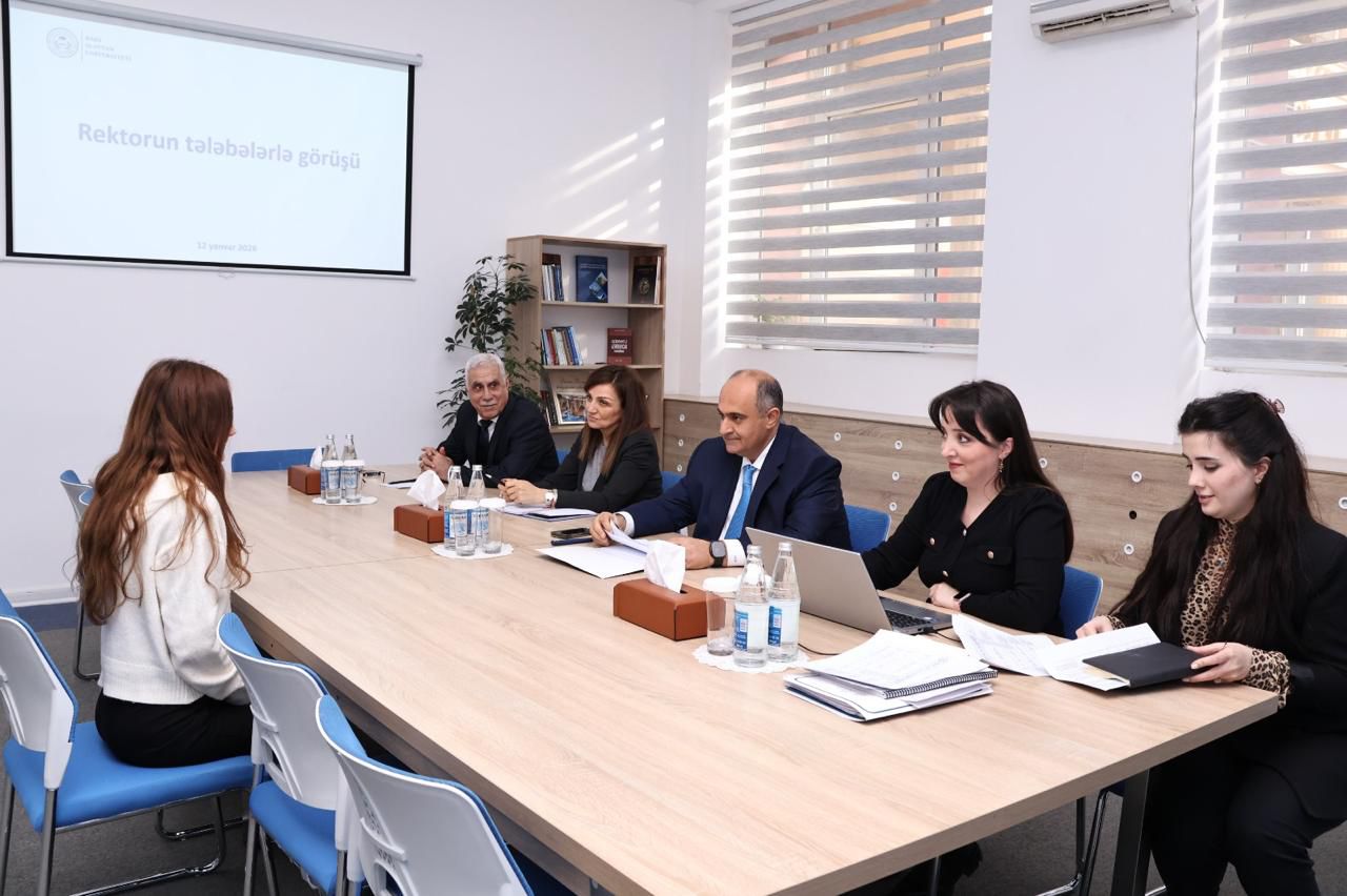 Rektor&nbsp;tələbələrlə görüş keçirib