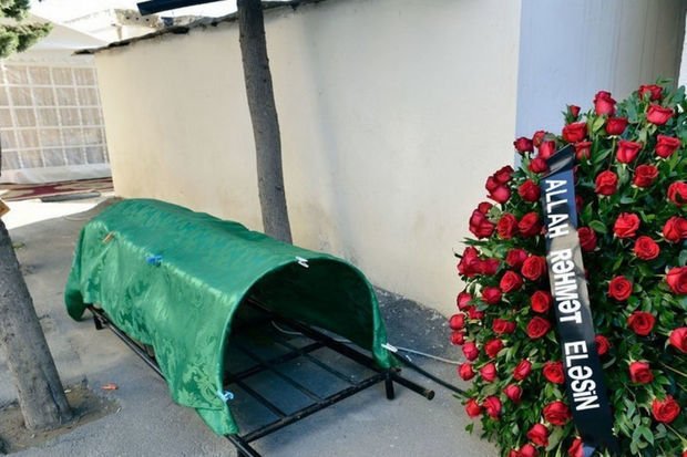 Bakıda ibtidai sinif müəllimi vəfat etdi - FOTO