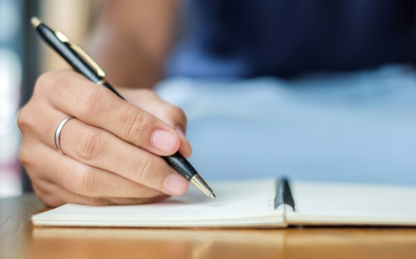 Formal dissertasiyaların problemi: &ldquo;Magistr və doktoranturada real nəticə yoxdur&rdquo;