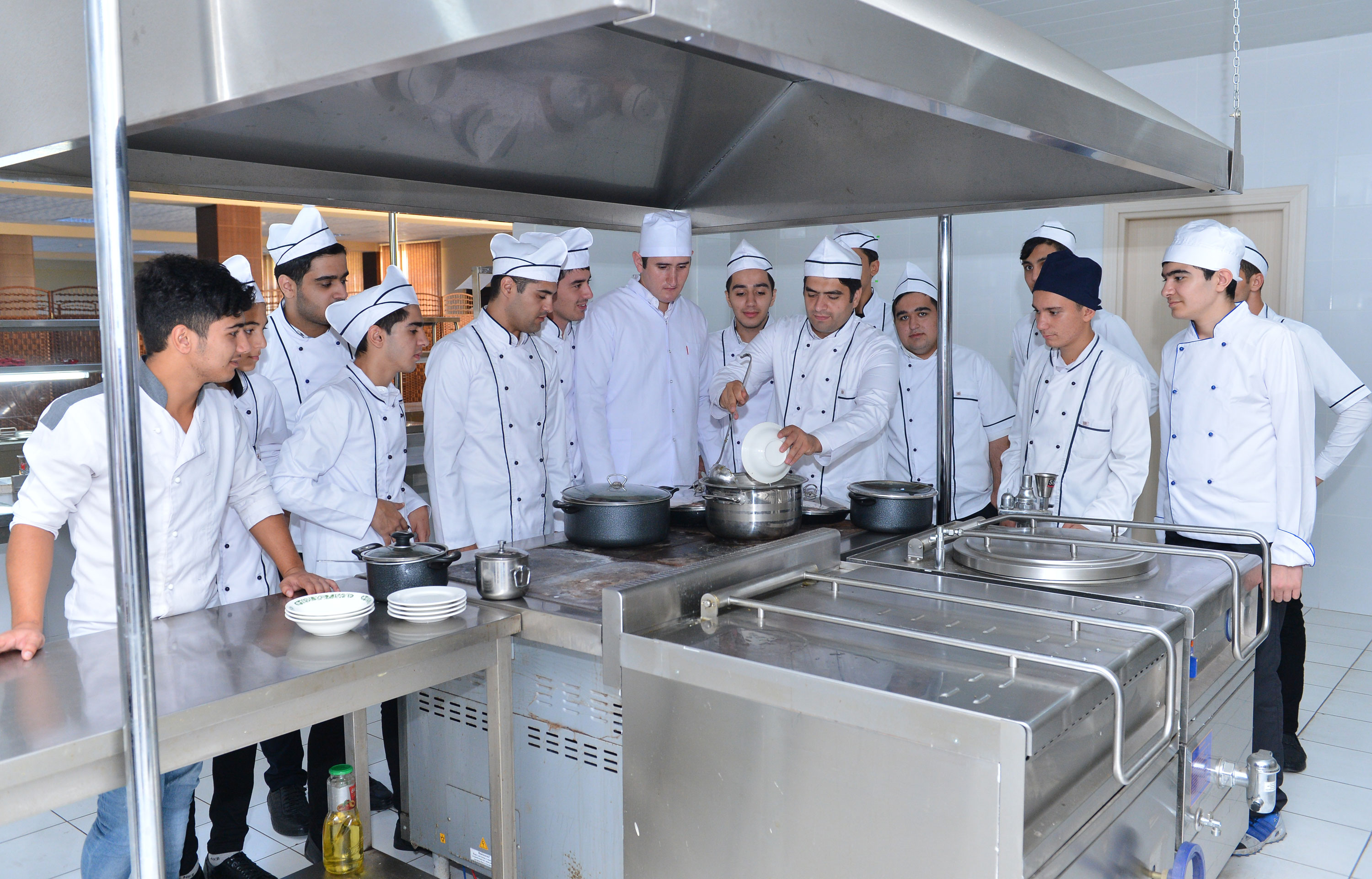 &ldquo;Peşə təmayüllü siniflər&rdquo; layihəsi 13 min şagirdi əhatə edəcək
